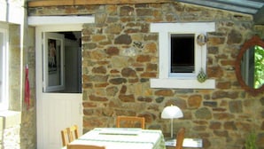 Unclassified image, 2 of 16, button - Pretty Little Holiday House With Veranda in Pordic (Pordic)