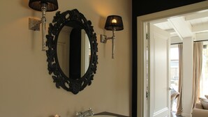 Bathtub - Modern and Luxurious Holiday Home in Langweer Near Sailing Waters (Boornzwaag)