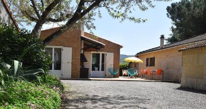 Gite on a Quiet Property, Through a Wine Garden Surrounding