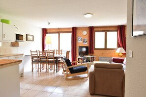 Apartment | Living room - Apartment in La Chapelle Near Ski Lift (La Chapelle-d'Abondance)