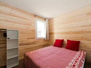 Chalet | Room amenity - Chalet in Les Menuires by Les Trois Vallees (Les Belleville)