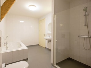 House | Bathroom - Lush Farmhouse in St. Annaparochie With Infrared Sauna (Sint Annaparochie)