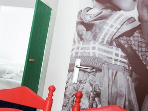 1 Schlafzimmer, individuell eingerichtet, Bettwäsche