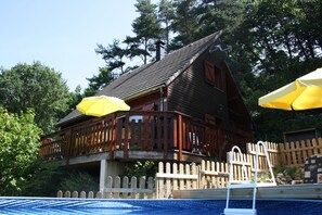 House | Pool - Lakeside Escape for 6 Guests (Beaulieu)