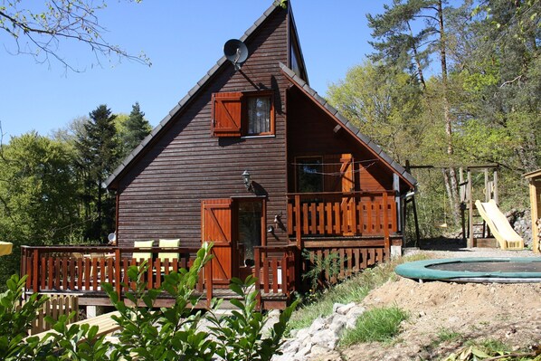 House | Exterior - Lakeside Escape for 6 Guests (Beaulieu)