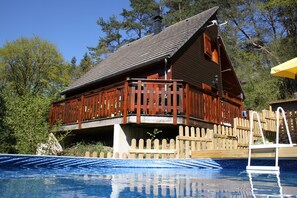 House | Exterior - Lakeside Escape for 6 Guests (Beaulieu)