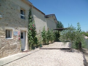 House | Exterior - Beautiful Holiday Home With Swimming Pool (Monprimblanc)
