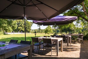 Cottage | Outdoor dining