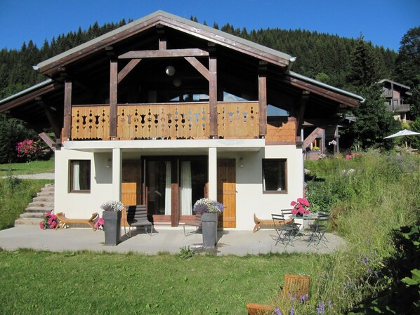 Exterior - Cozy Chalet in Les Gets With Sauna (Les Gets)