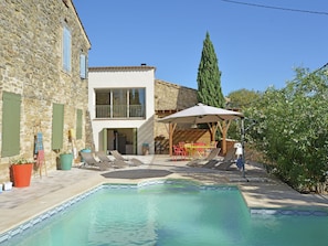 Exterior - Quaint Villa in Castelnau-valence With Private Pool (Castelnau-Valence)