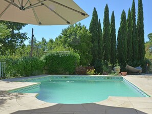Outdoor pool - Quaint Villa in Castelnau-valence With Private Pool (Castelnau-Valence)