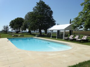 Outdoor pool - Elegant Mansion With Swimming Pool, Terrace, Sun-loungers (Rabastens)