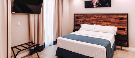 Studio, 1 Double Bed | Soundproofing, iron/ironing board, cribs/infant beds, free WiFi