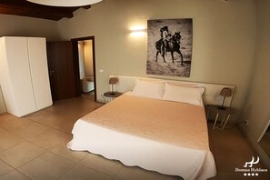 3 bedrooms, in-room safe, iron/ironing board, WiFi