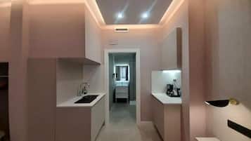 Studio, Ground Floor | In-room safe, soundproofing, iron/ironing board, cribs/infant beds