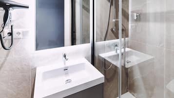 Studio, 1 Double Bed with Sofa bed | Bathroom