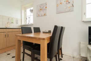 Apartment | Dining - Apartment in a Quiet, Rural Area, not far From the Centre (Callantsoog)