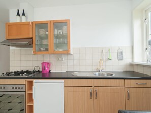 Private kitchen - Apartment in a Quiet, Rural Area, not far From the Centre (Callantsoog)