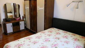 Apartment | 2 bedrooms, individually furnished, bed sheets