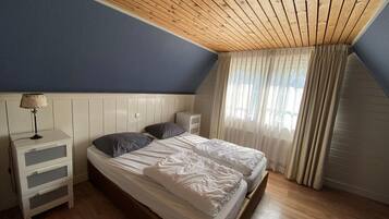 3 bedrooms, individually furnished