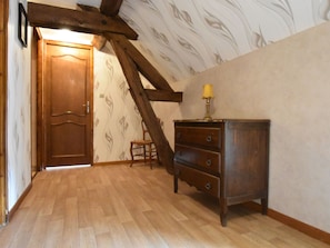 3 chambres, ameublement personnalisé, draps fournis