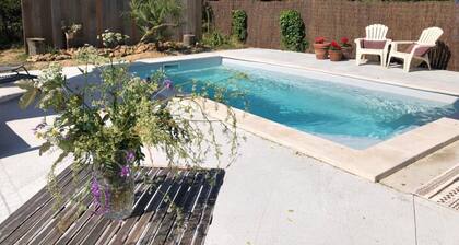 Countryside Family Haven for 8 With Pool