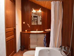 House | Bilik Mandi