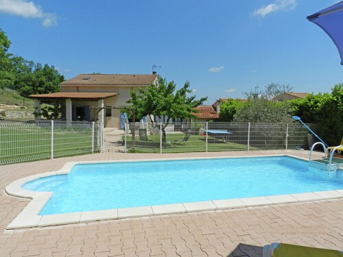 Welcoming Holiday Home With Private Pool in Cereste