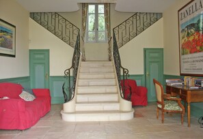 House | Reception - Holiday Home Near Mont Ventoux Pool (Vaison-la-Romaine)