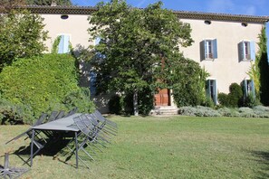 Exterior - Holiday Home Near Mont Ventoux Pool (Vaison-la-Romaine)