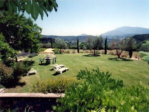 Garden - Holiday Home Near Mont Ventoux Pool (Vaison-la-Romaine)