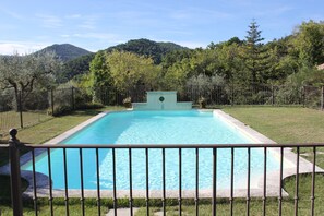 Pool - Holiday Home Near Mont Ventoux Pool (Vaison-la-Romaine)