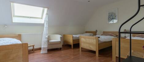 Hus | 6 soverom og individuelt innredet