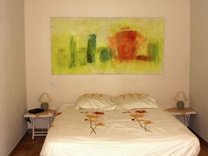 House | Room amenity - Mansion in Provence With Pool & Near Town (Valreas)