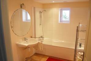 Villa | Bathroom - Mansion in Provence With Pool & Near Town (Valreas)