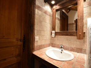 Bathroom - Spacious Chalet in Vallandry Near Ski Area (Peisey-Nancroix)