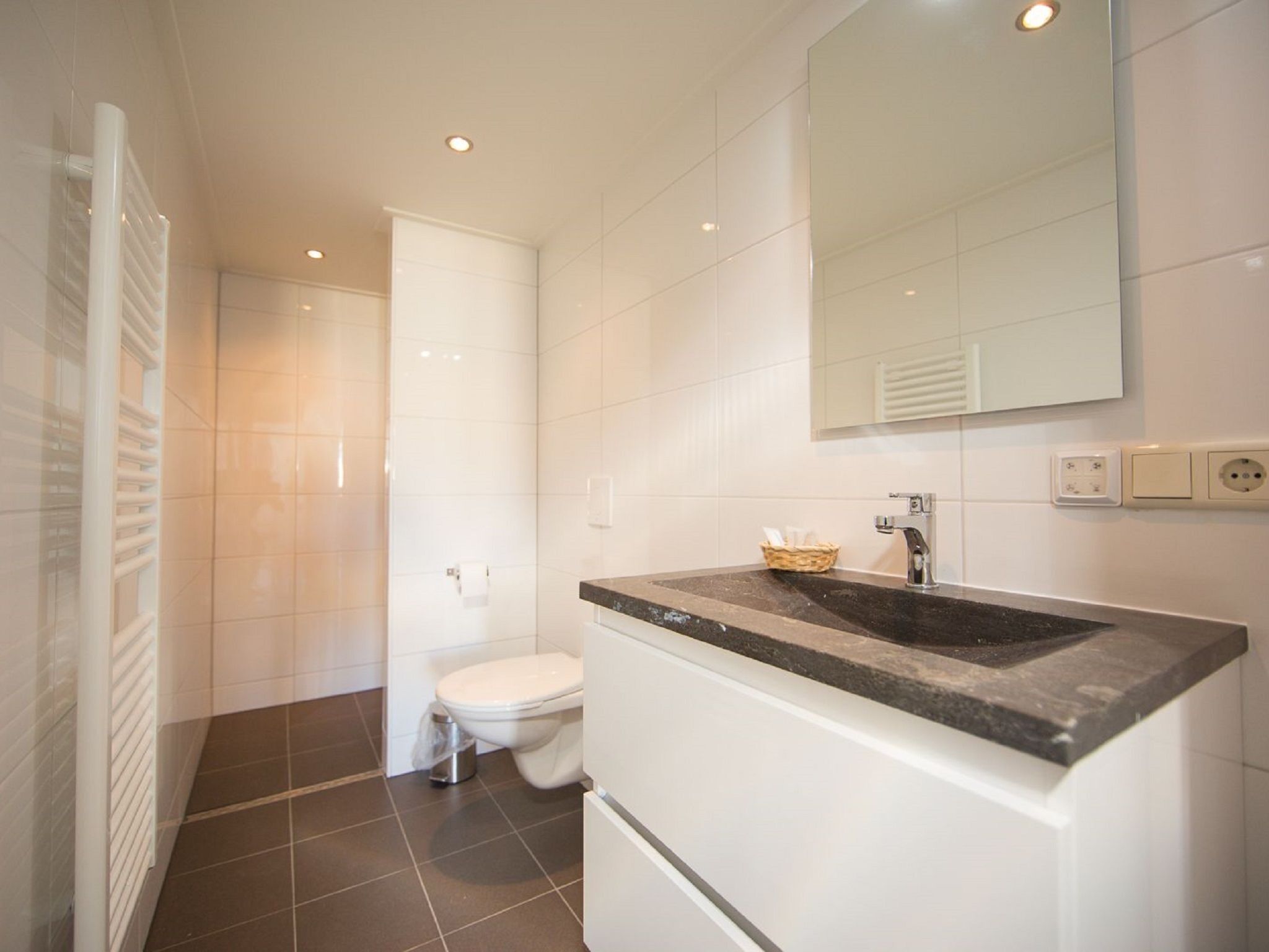 Apartment | Bathroom | Shower, towels