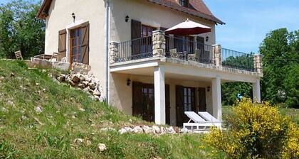 Villa in Cajarc With Terrace, Garden, Slides