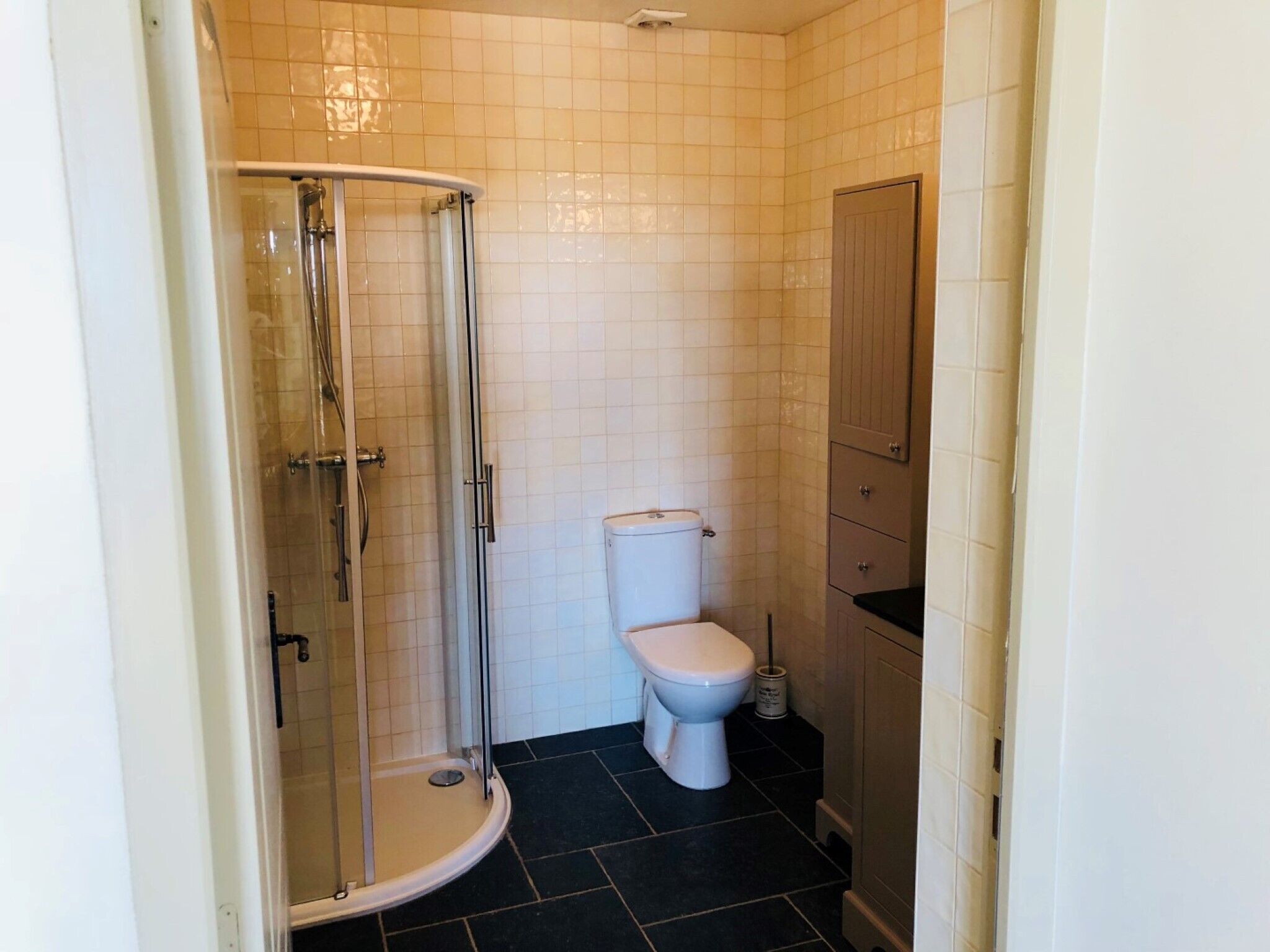 House | Bathroom | Shower, towels