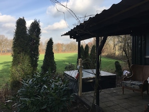 House | Spa treatment - Alluring Holiday Home in Reutum-Weerselo with Hot Tub (Reutum)