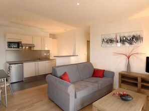 Living room - Apartment Next to Europe's Highest Dune, in Pilat (La Teste-de-Buch)