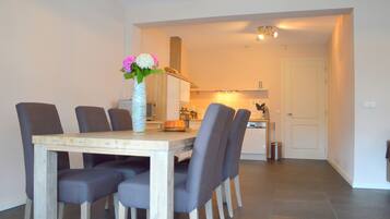 Apartment | Dining