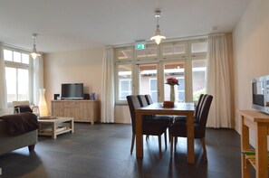 Apartment | Dining