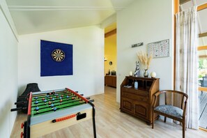 Games room - Villa in Biddinghuizen by Lake Vulwe (Biddinghuizen)