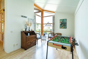 Villa | Game room - Villa in Biddinghuizen by Lake Vulwe (Biddinghuizen)