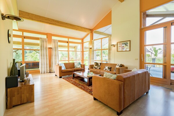 Villa In Biddinghuizen By Lake Vulwe - Zeewolde