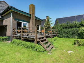 Balcony - Quaint Holiday Home in Friesland by the Lake (Scherpenzeel)