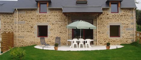 Cottage | Outdoor dining