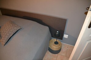 Cottage | 5 bedrooms, individually furnished, iron/ironing board - Family Escape With Terrace (Isigny-le-Buat)