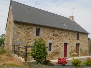 Cottage | Exterior - Family Escape With Terrace (Isigny-le-Buat)